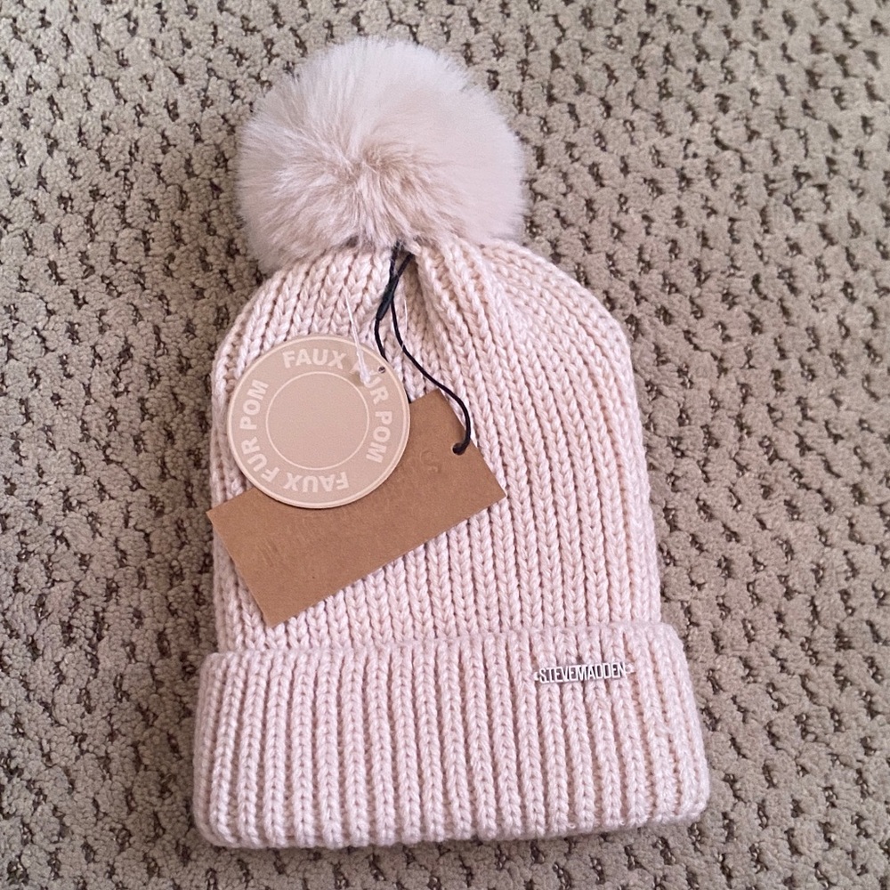 Steve Madden | Faux Fur Pom Winter Hat
